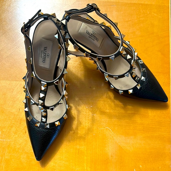 Valentino Garavani Rockstud Ankle Strap Pump - Size 37